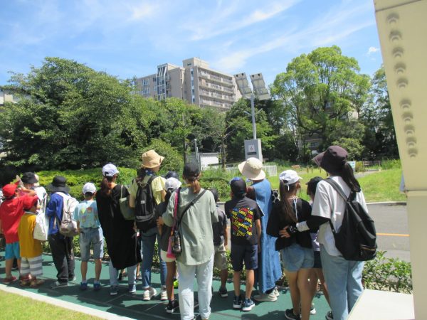 三菱自動車見学の様子